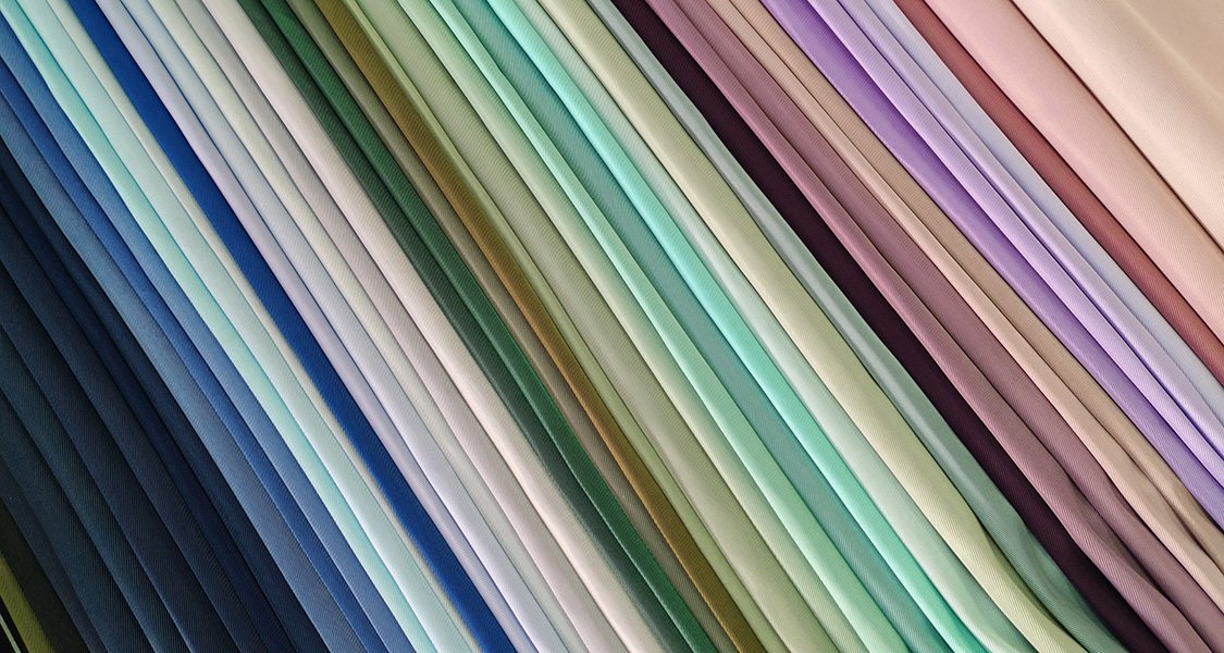 420斜纹涤纶水洗面料产品展示