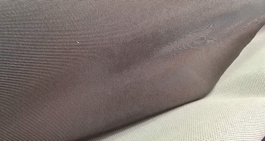 515细斜纹防水复合面料展示 - 柔顺厚实垂感佳